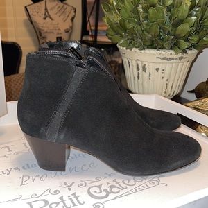 Aquatalia Famous Black Suede Ankle Boots Booties Size 8 M